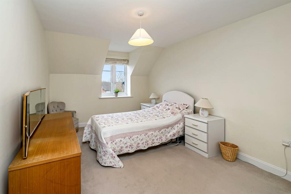 07-82d0JPH-21 Blyton House 007 (1)-medium.jpg