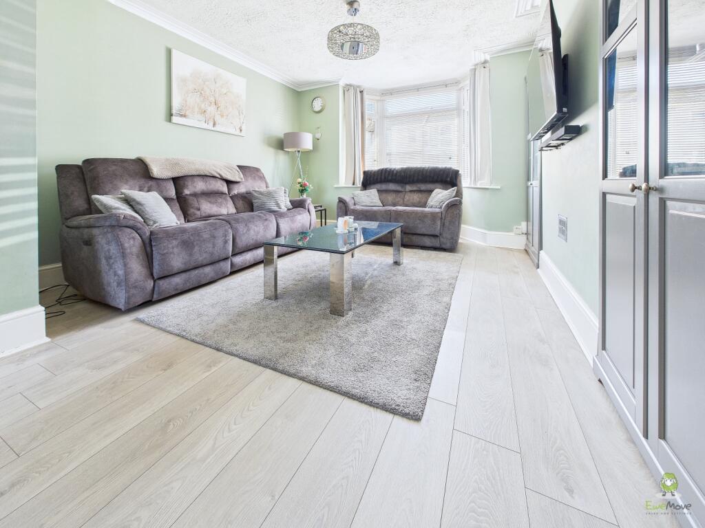 CAM01543G0-PR0155-STILL004