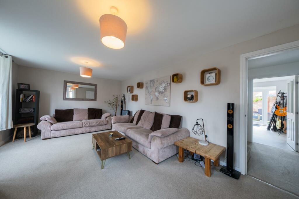 65 Hazelhurst Way-004.jpg