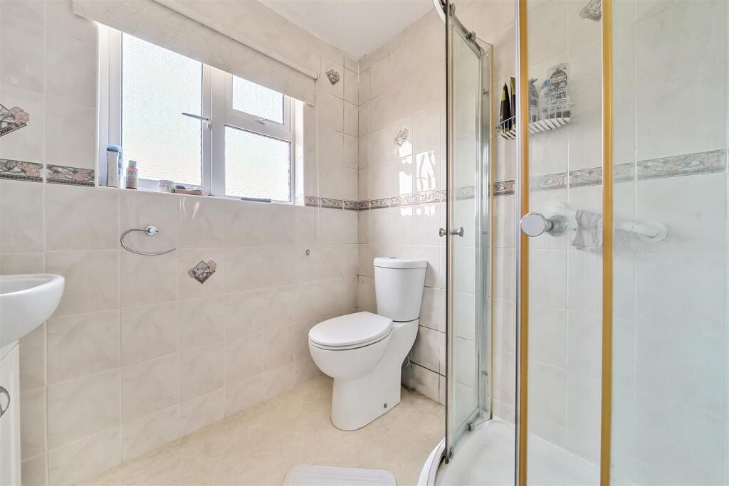 shower room h.jpg