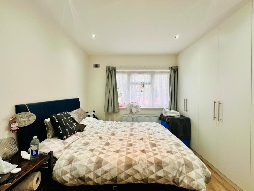 Image HA2 0PP (13...