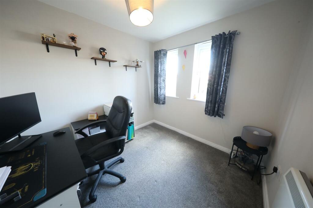 26 Chandler - Bed 2.jpg