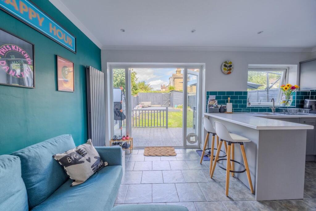 Kitchen Family Room