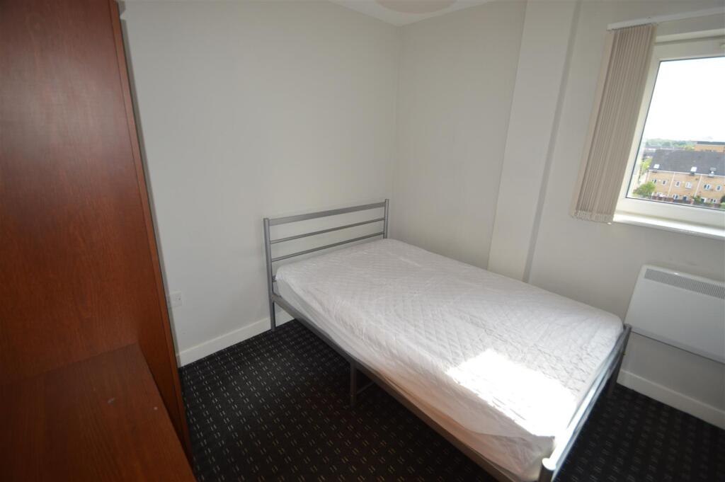 43 Bishops -Bed 2.JPG