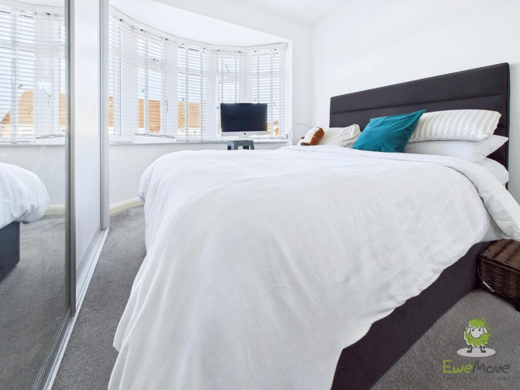 CAM01543G0-PR0164-STILL024