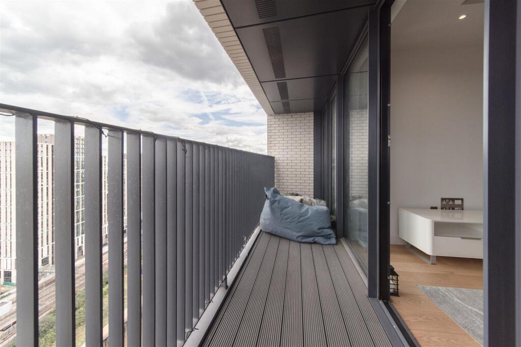 Balcony        .jpg