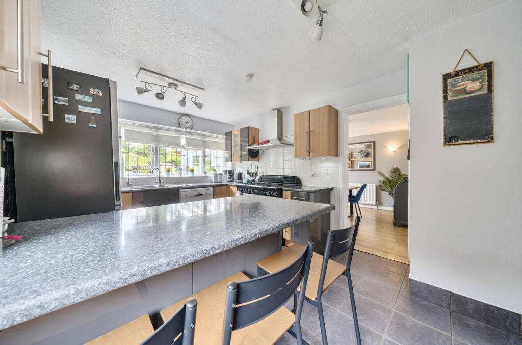 1301832-13-684048...