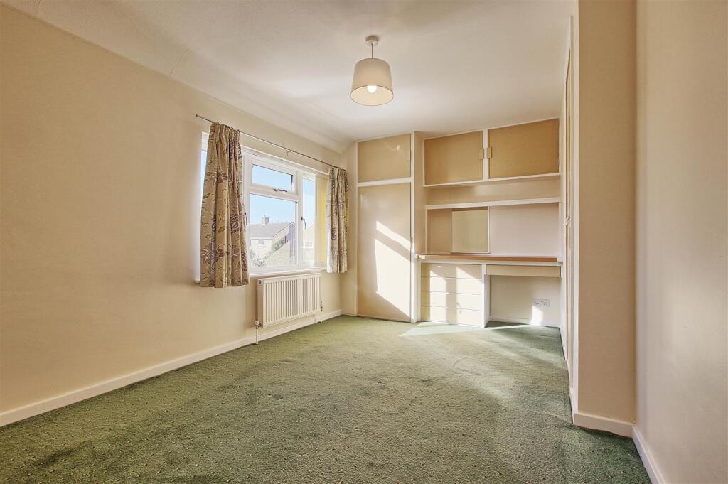 Bedroom 1.jpg