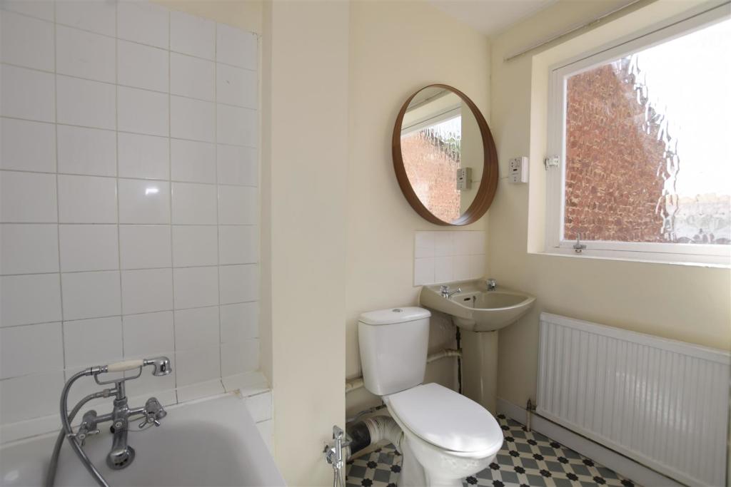 Bathroom. copy.jpg