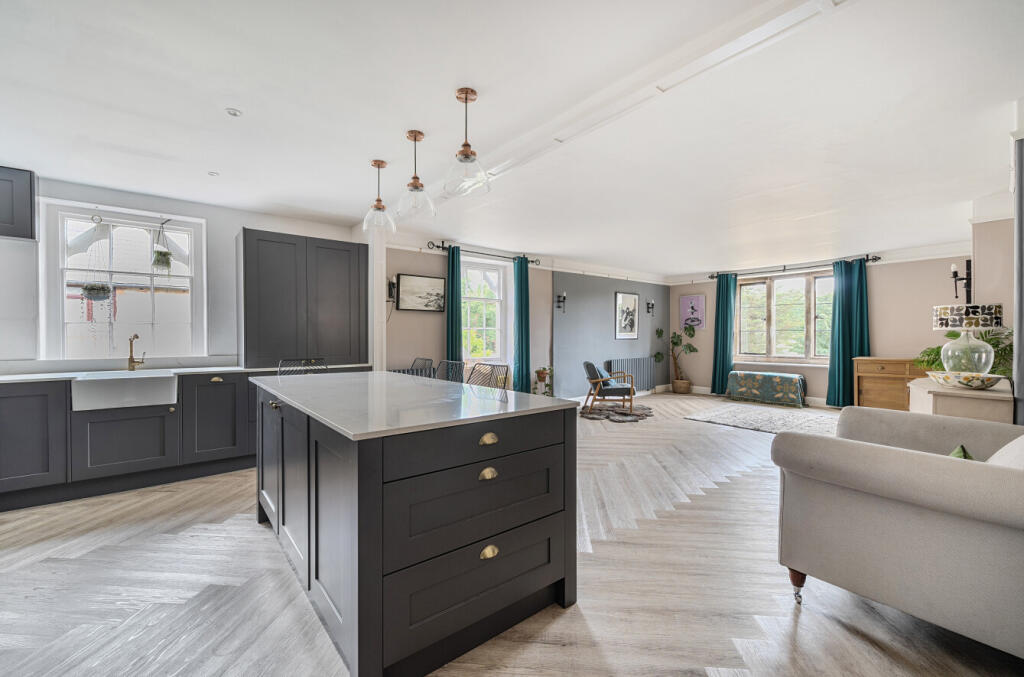 Living Room/Kitchen