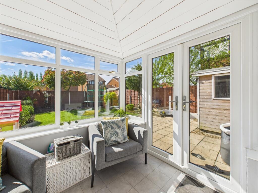 CAM03729G0-PR0032-STILL013