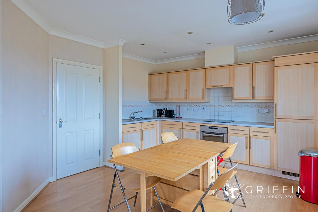 Lounge &amp; Kitchen