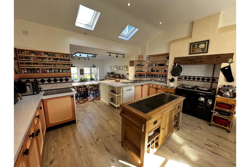 Kitchen/Breakfast