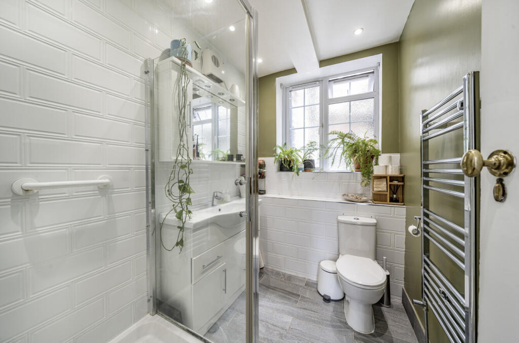 1304704-4-6842e5d...