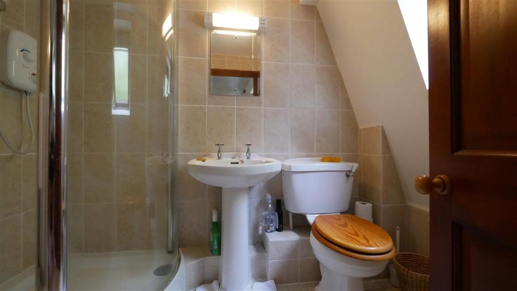 Ensuite shower room