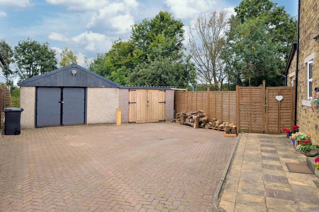 17 Cookson EweMove Brighouse (23)