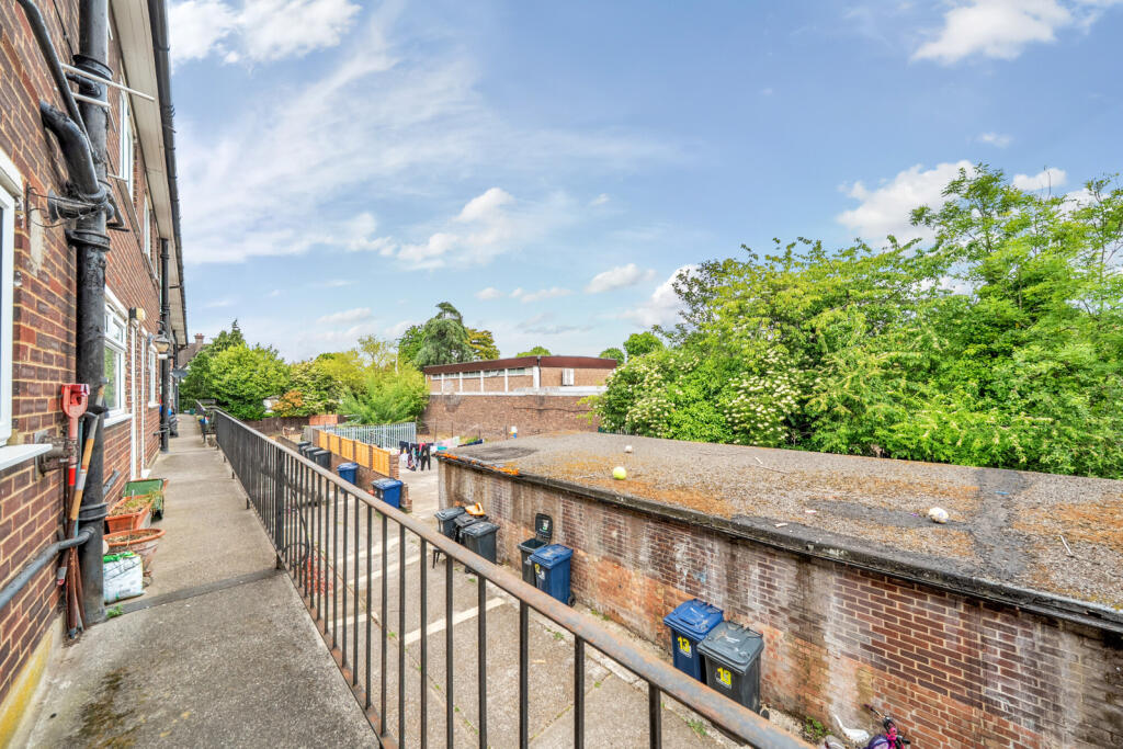 1298236-11-682b25...