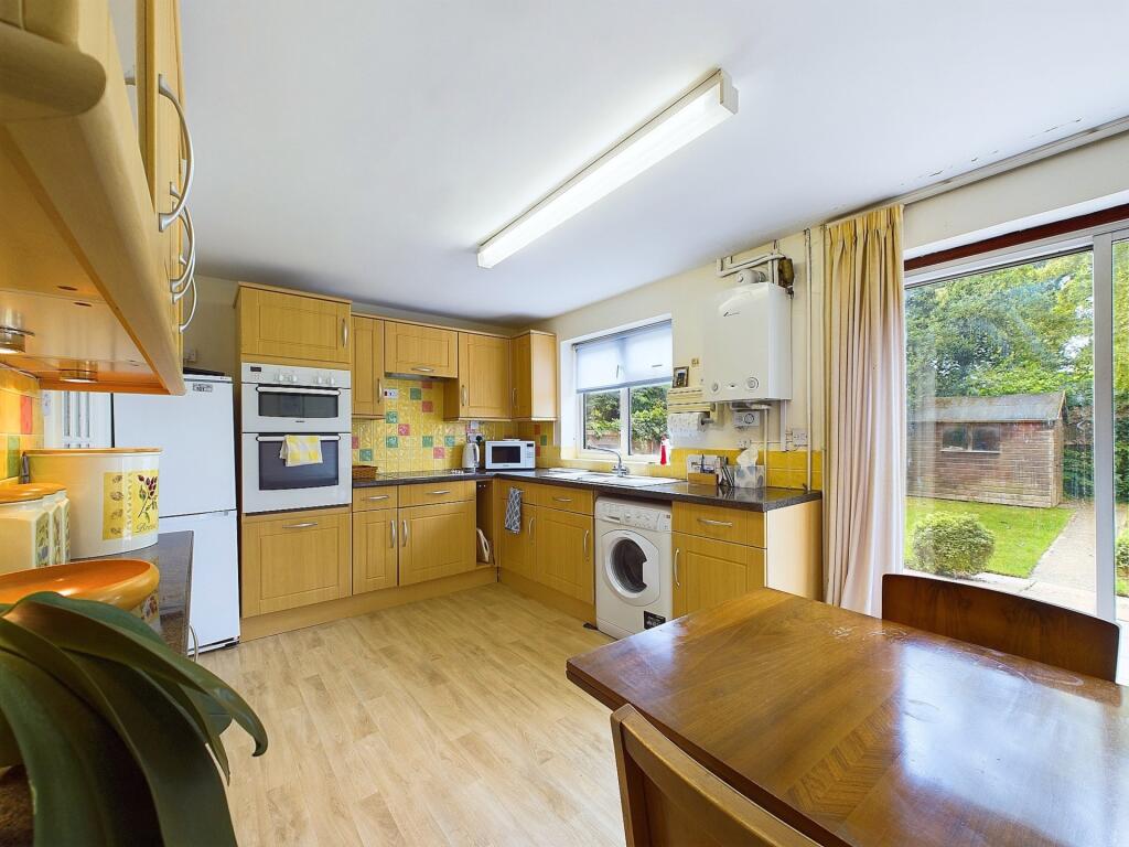 10002157-HR-4