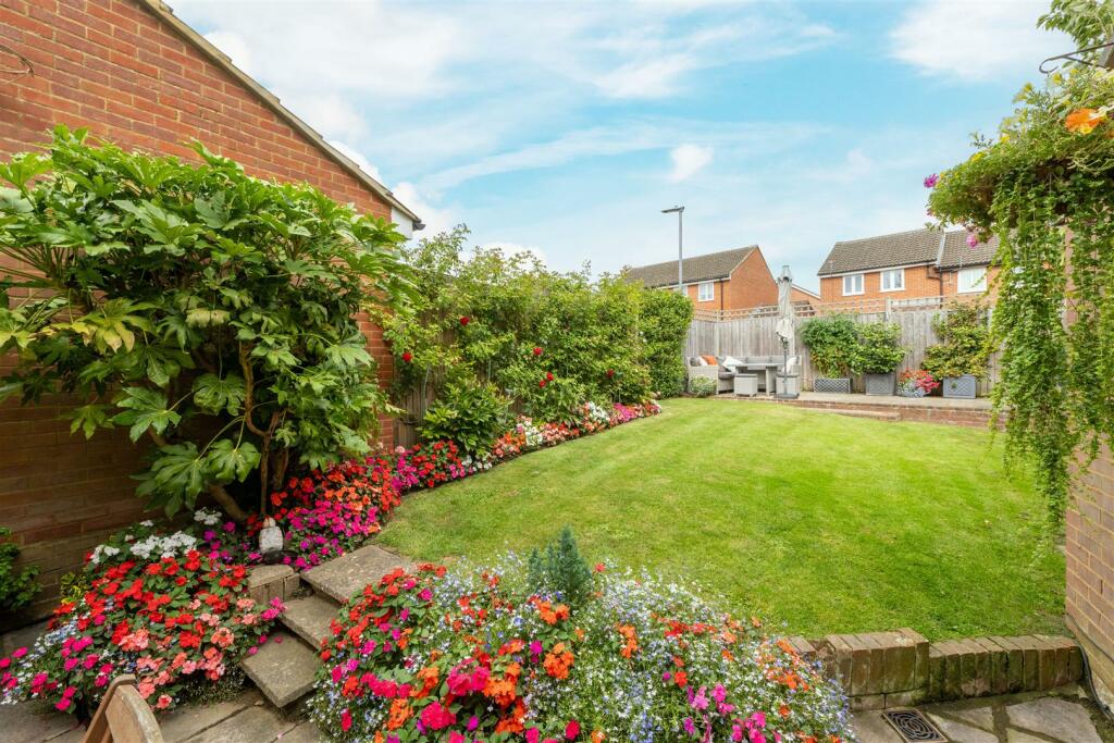 74 Highover Way, Hitchin-23_1.jpg