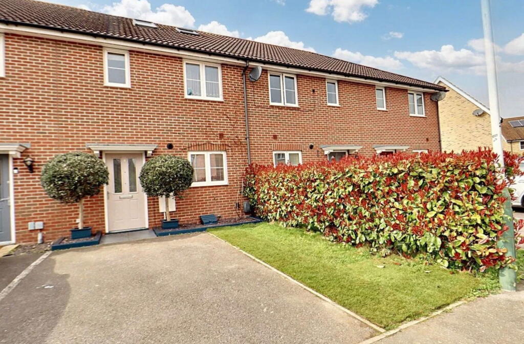 Small Heath Avenue, Romford, RM3 7FB