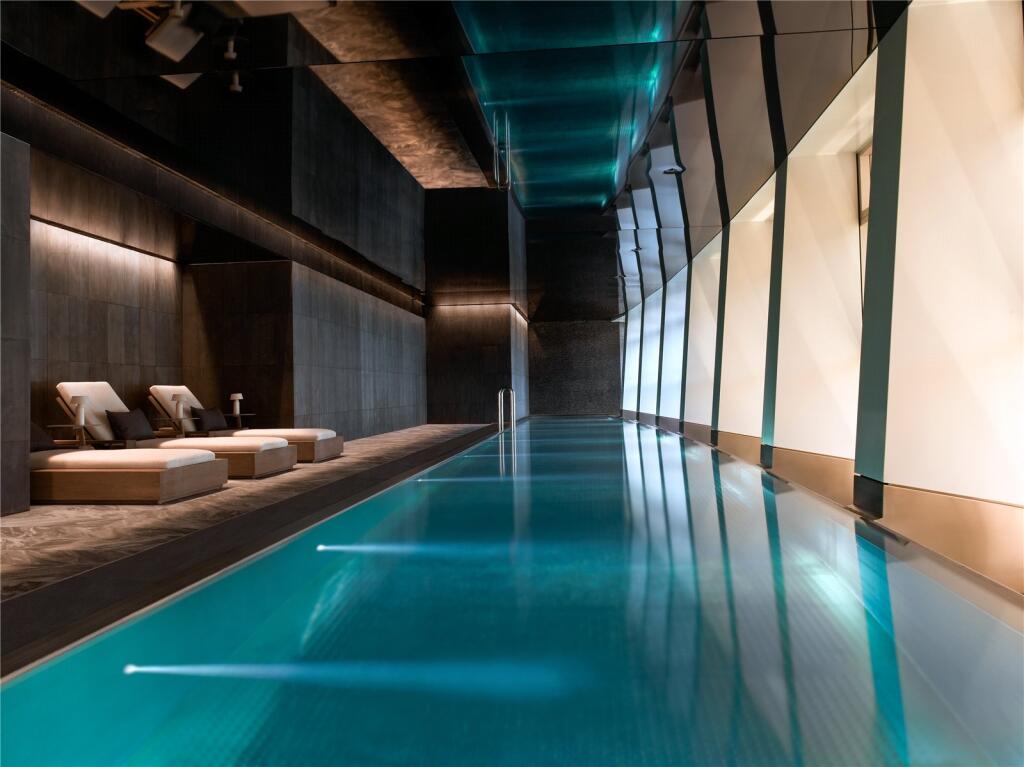 Residence Pool