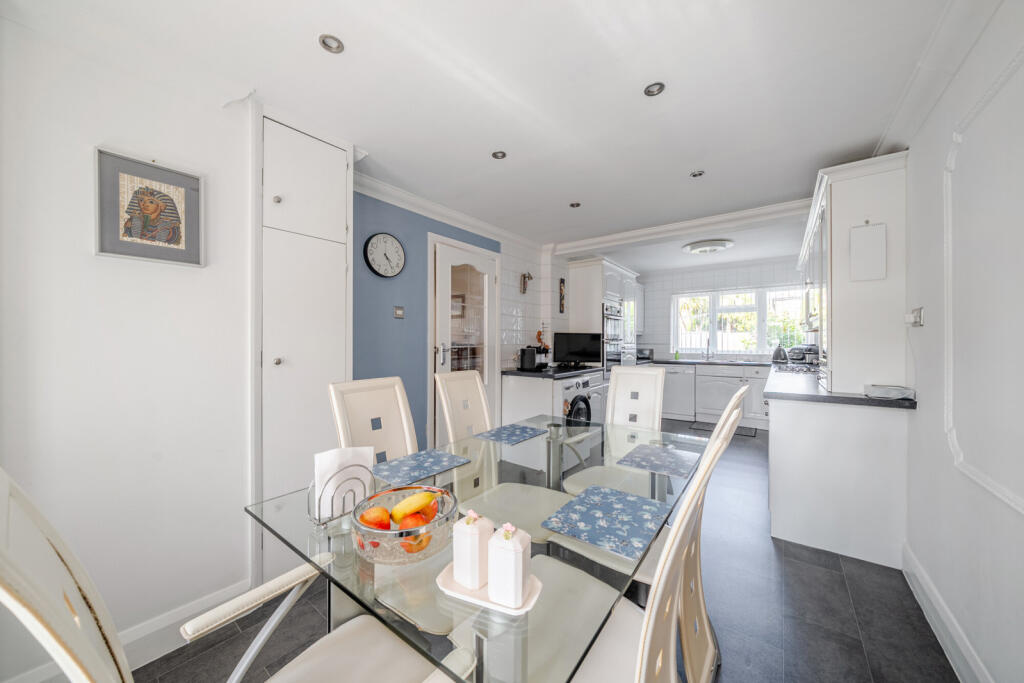 1299537-10-682e28...