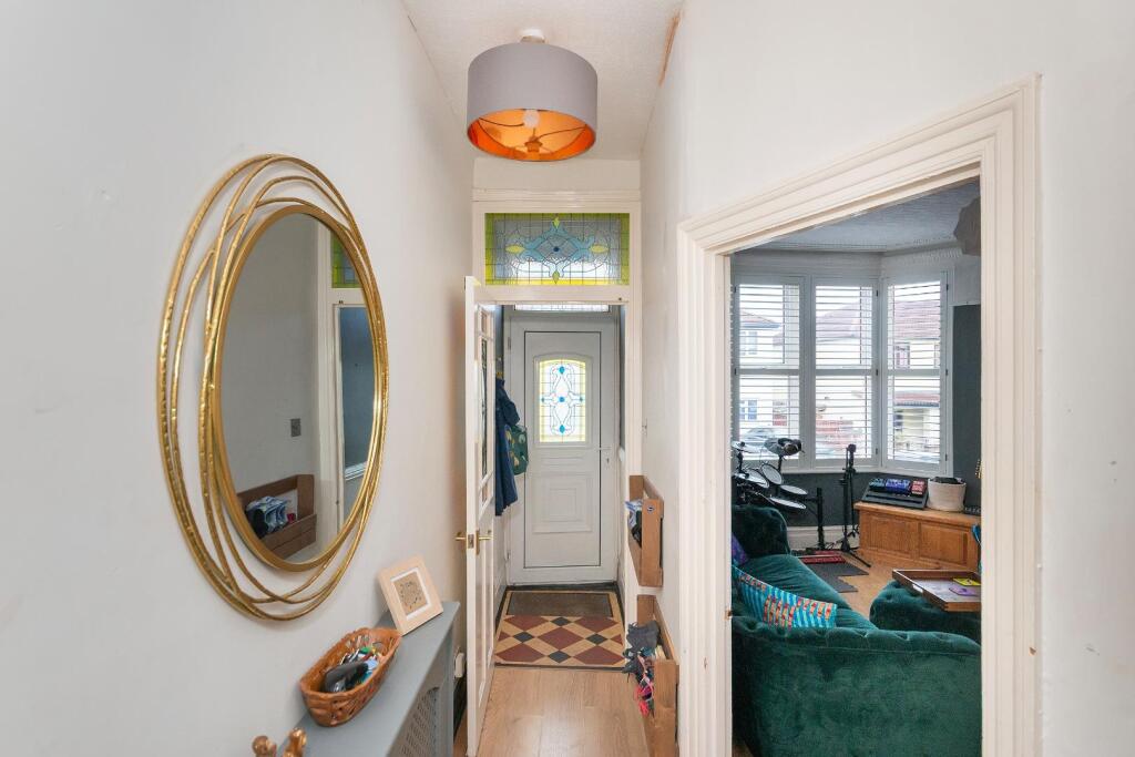 2W4RBN - Hallway A.jpg