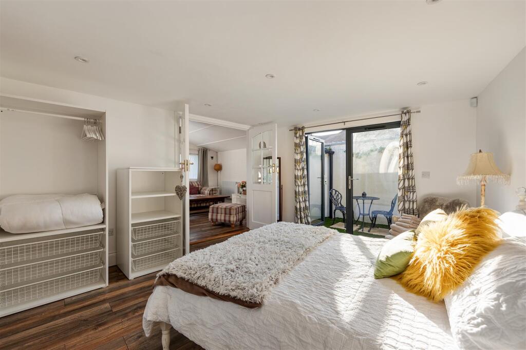 Amesbury Drive E4