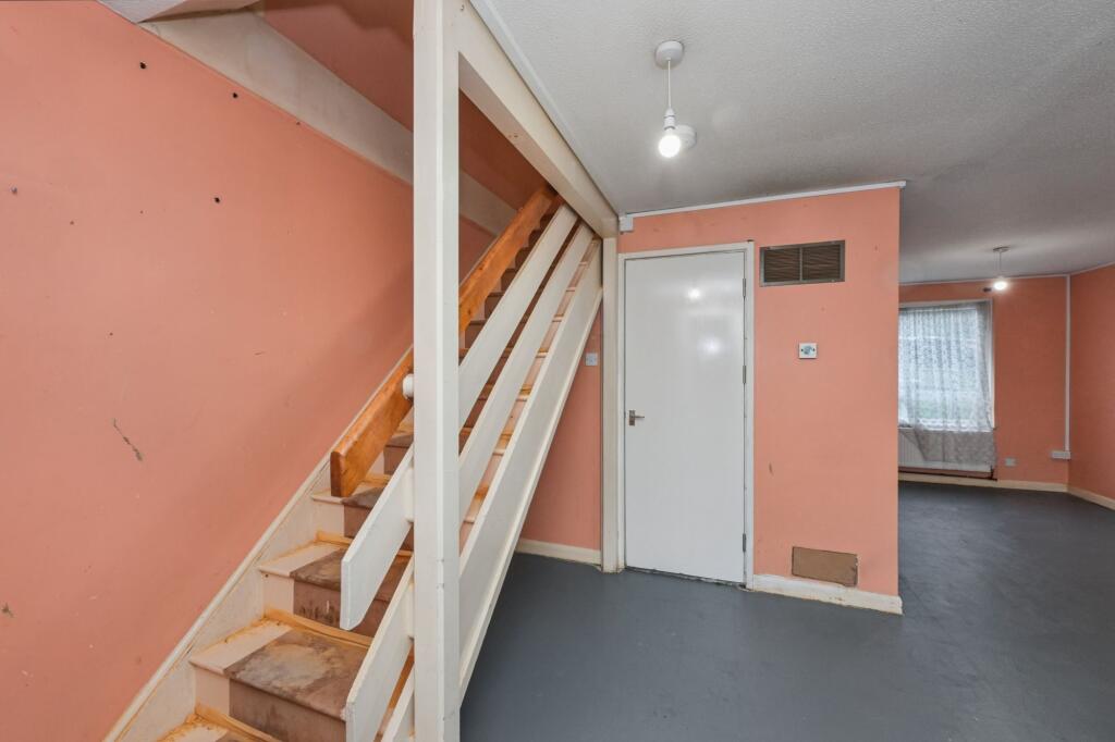 60 Madells, Epping, Essex CM16 4NW
