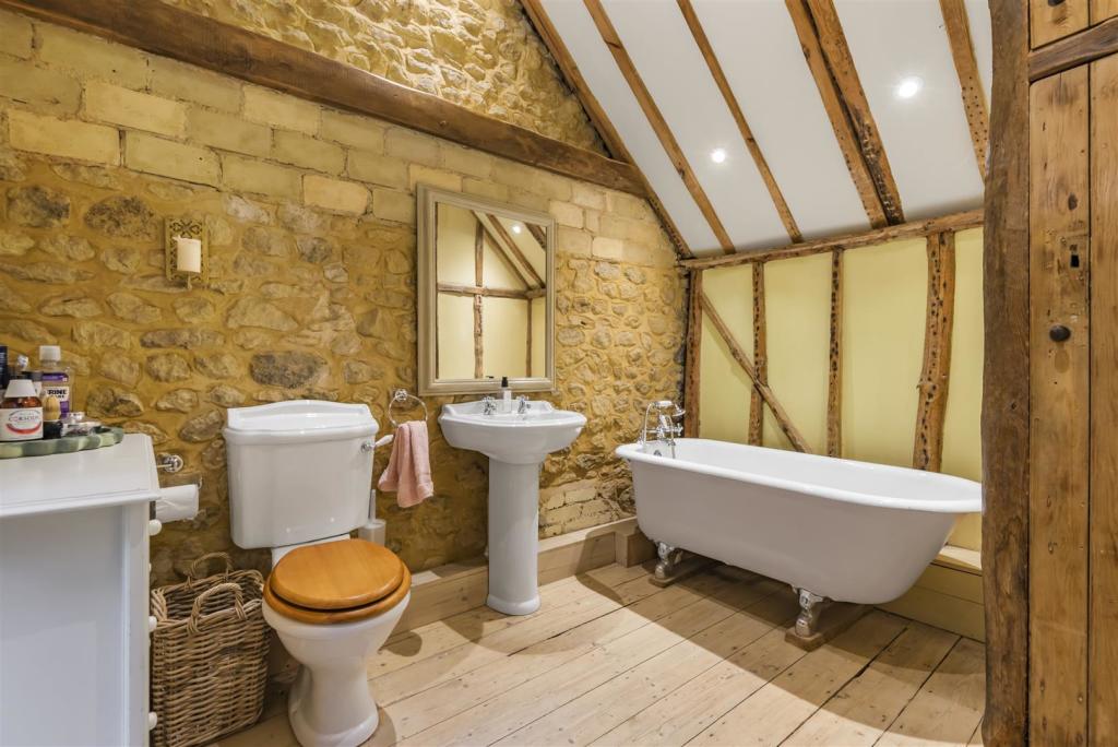 Family Bathroom.jpg