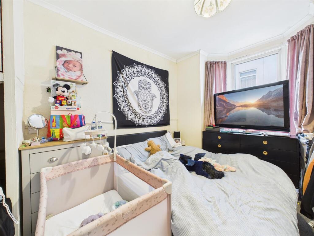 Bedroom: