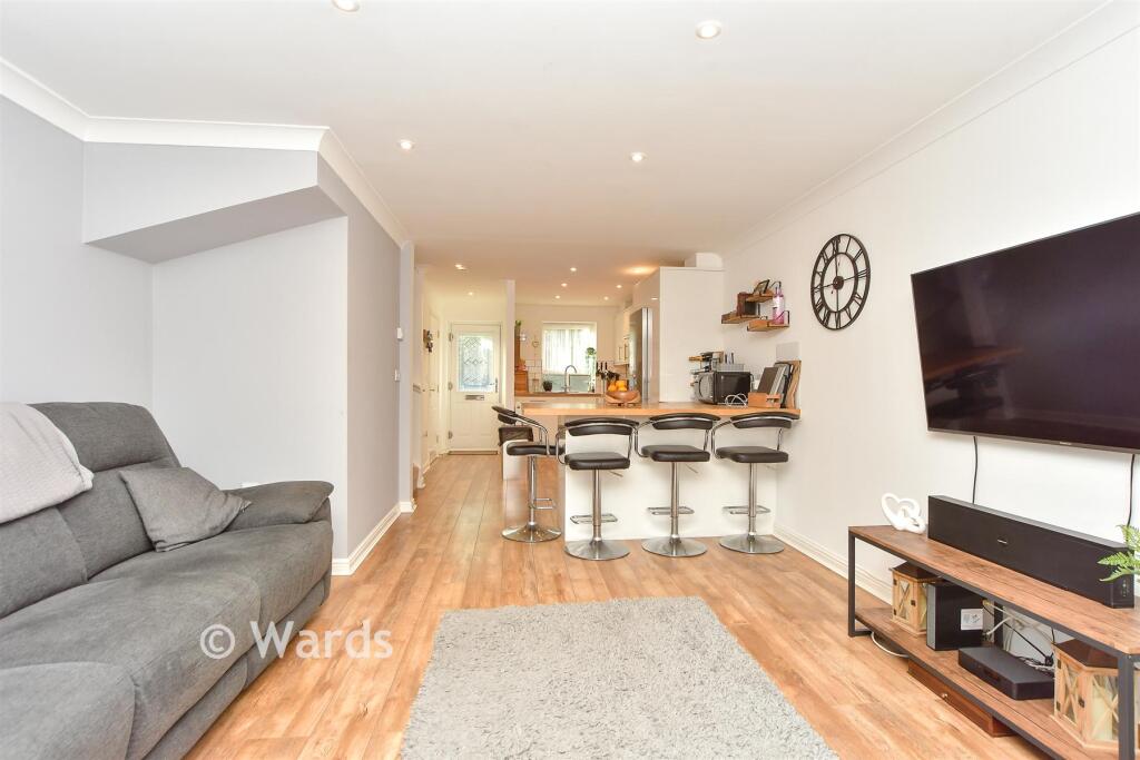 Kitchen/ Living Area