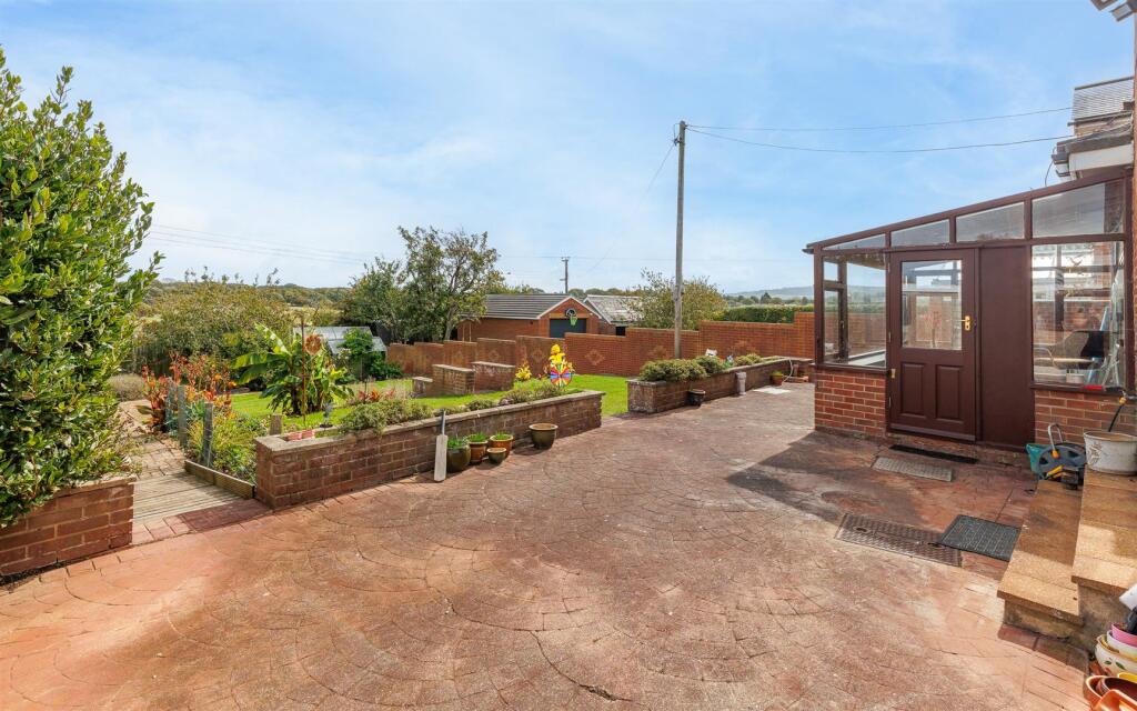 Large Patio &amp; Garden