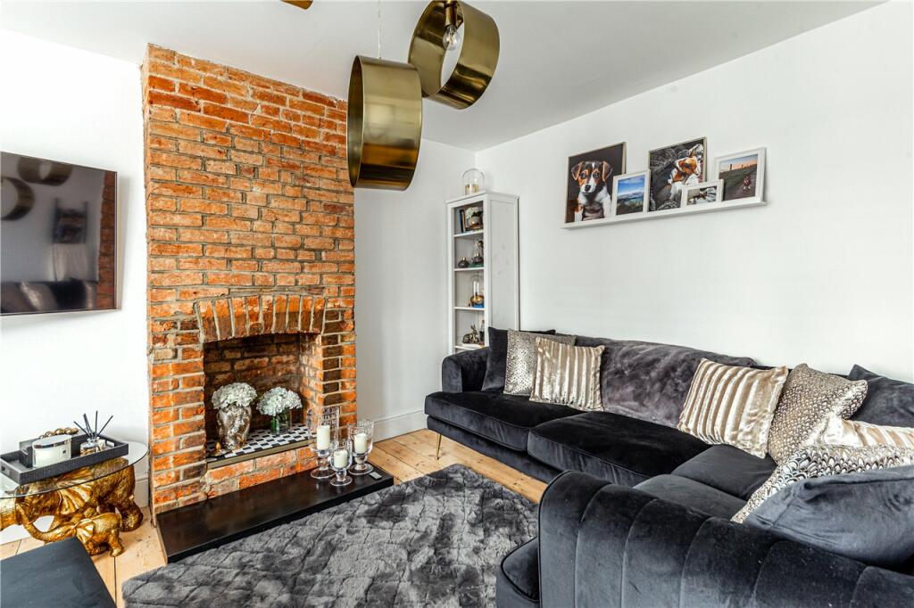 Sitting Room/Bed 3