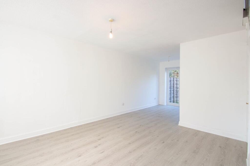 Enquire now to view this 4 Bedroom on Brighton Rd