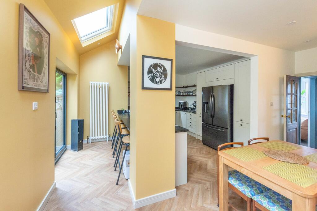 KITCHEN/BREAKFAST ROOM AND LOUNGE