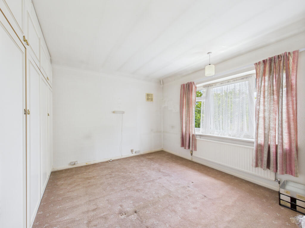 CAM01354G0-PR0549-STILL003