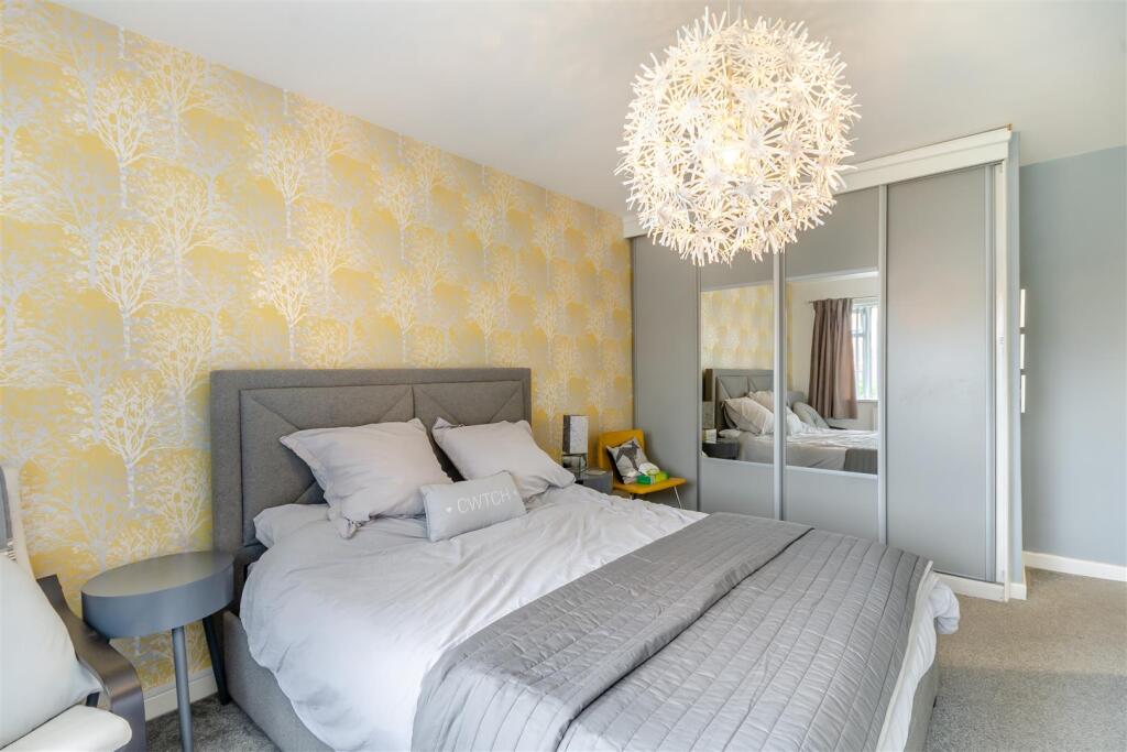 8666431-interior02.jpg