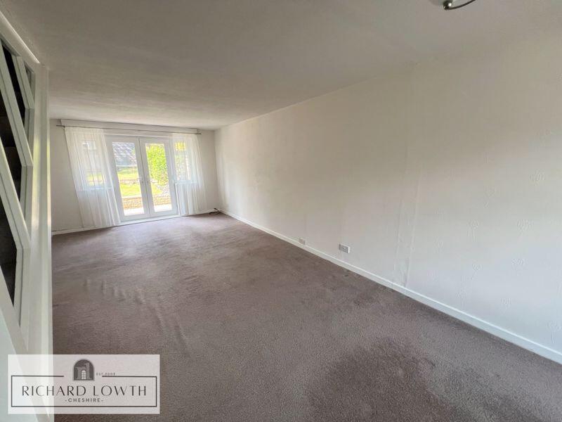 Open Plan Lounge/Dining Area