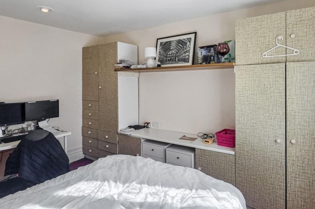 64 Alicia Gardens, Kenton, Harrow, Middlesex HA3 8JE