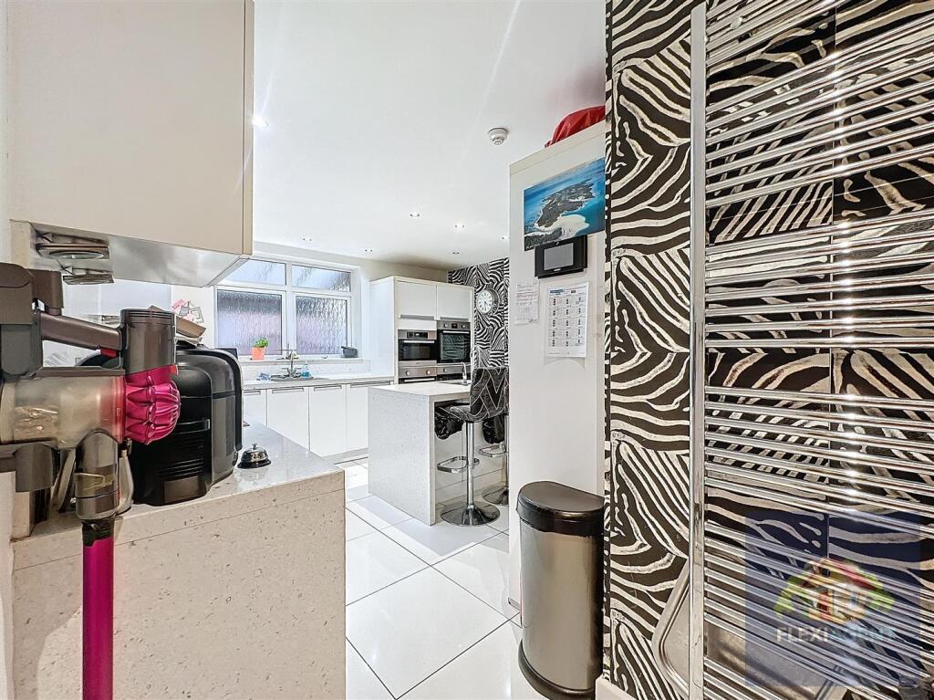 Private Living Kitchen