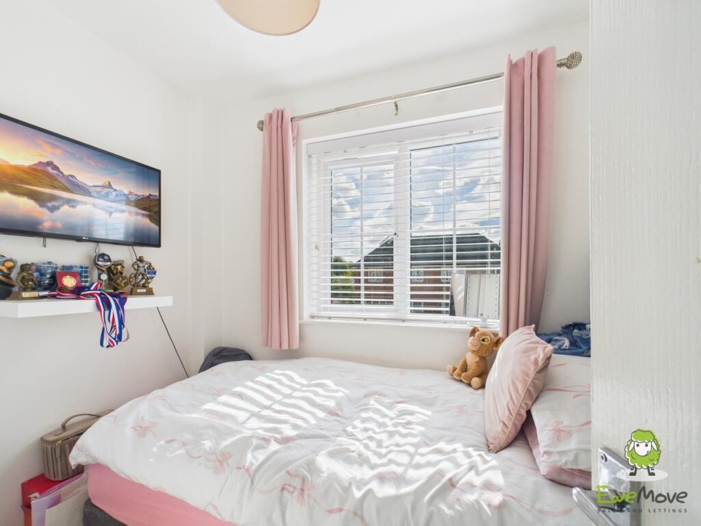 EweMove Estate Agents Basingstoke -Dundee Gardens 