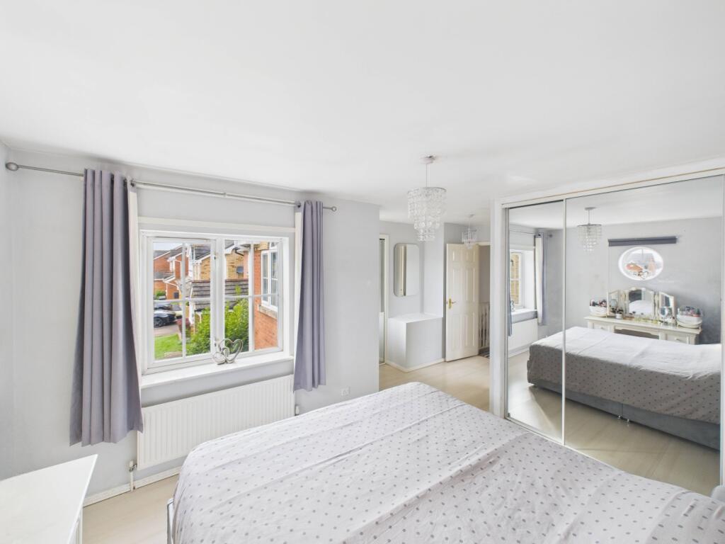 CAM04922G0-PR0069-STILL025