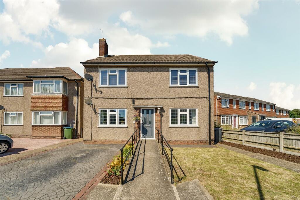 47 WESTERHAM DRIVE 1.jpg