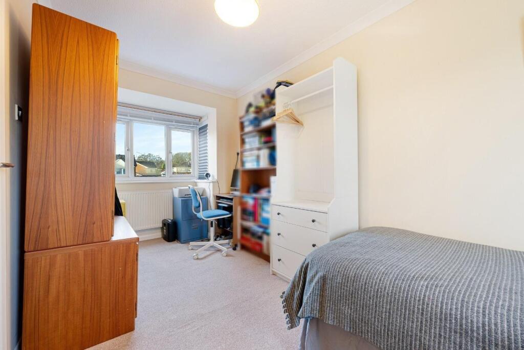 25 Fossgill Ave Bed 2 Edit 2.jpg