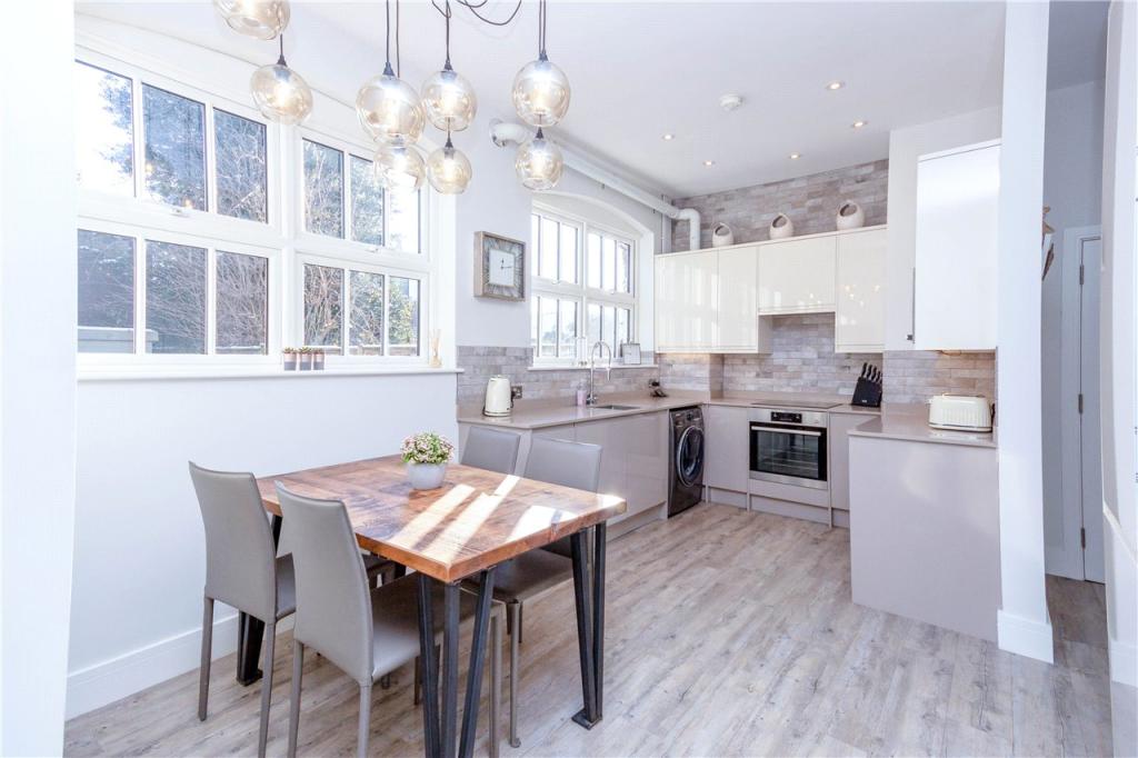 Kitchen/Dining