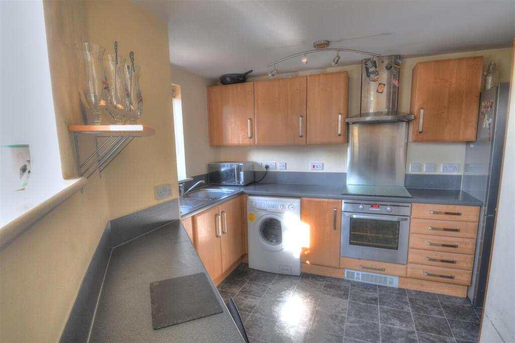 Kitchen 1.jpg