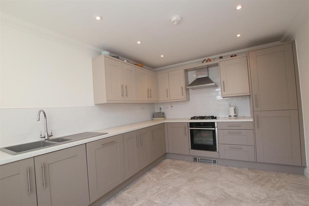 kitchen2.JPG