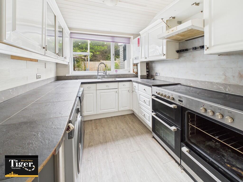 CAM02176G0-PR0730...