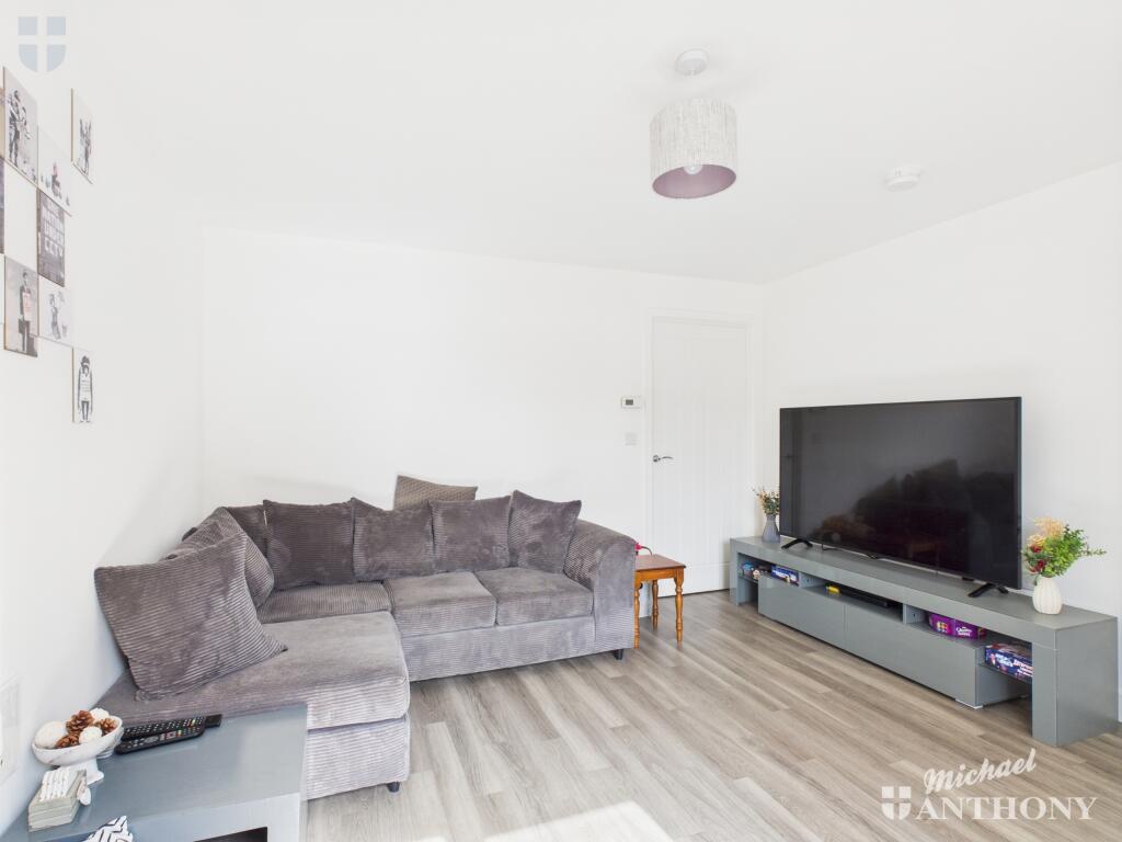 CAM03218G0-PR0721-STILL012